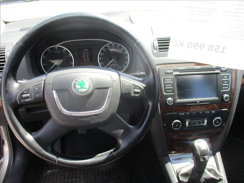 Škoda Octavia 1,4 TSI, Elegance, servis, - fotka 13 z 28