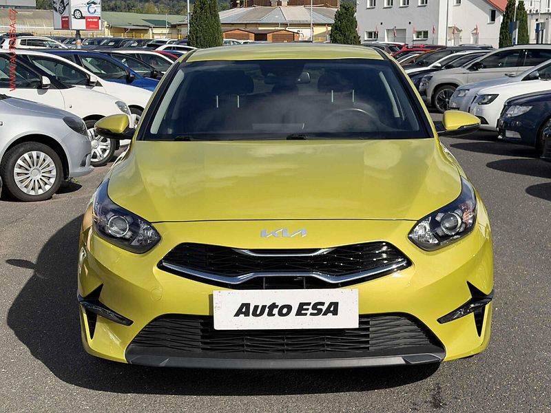 Kia Ceed (2022) 1.5 T-GDi, 1.maj,ČR - fotka 2 z 17