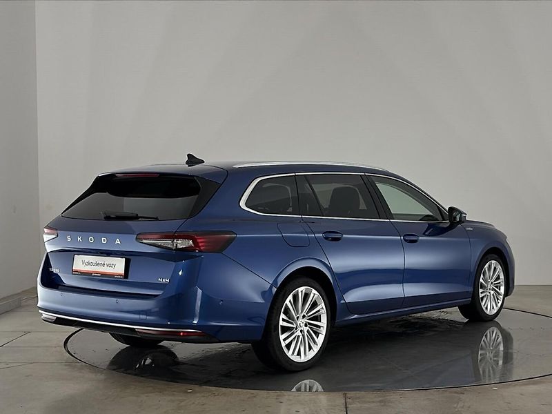 Škoda Superb L&K 4x4 DSG - fotka 2 z 30