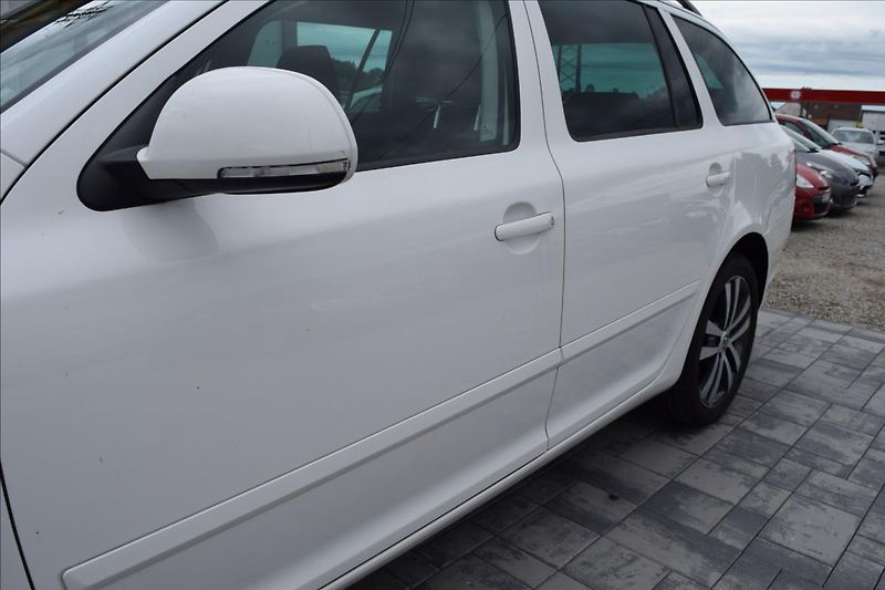 Škoda Octavia 1,2 TSI 77KW 2XKOLA XENONY - fotka 8 z 43