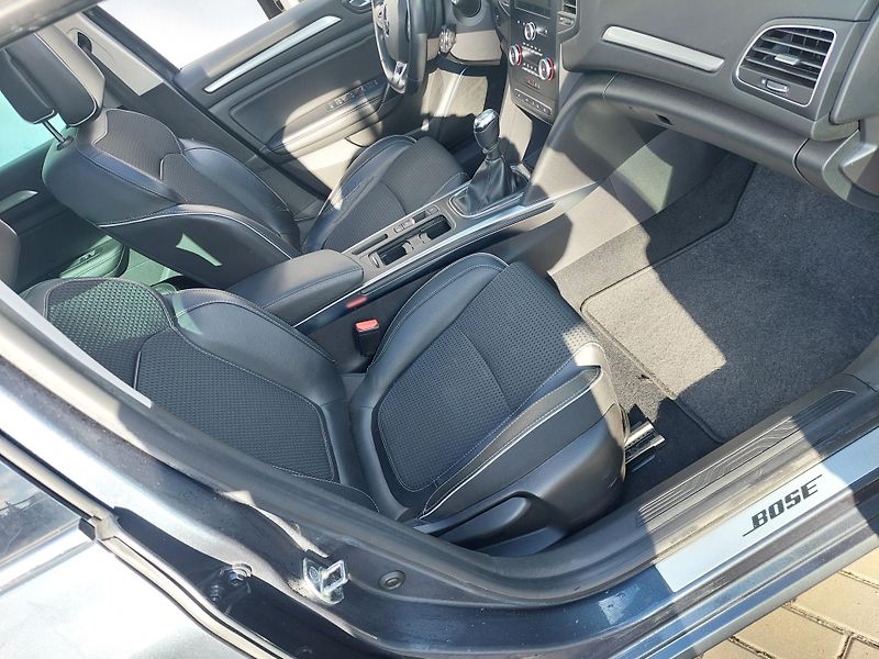 Renault Mégane (2018) IV. Bose TCe 130 - fotka 24 z 42