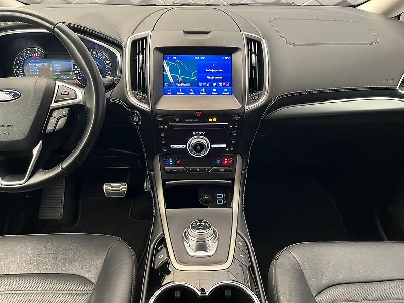Ford Galaxy 2.5 HEV VIGNALE LED 7míst - fotka 13 z 76