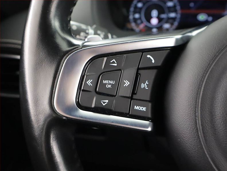 Jaguar F-Pace (2020) 25d AWD, Původ ČR - fotka 16 z 23