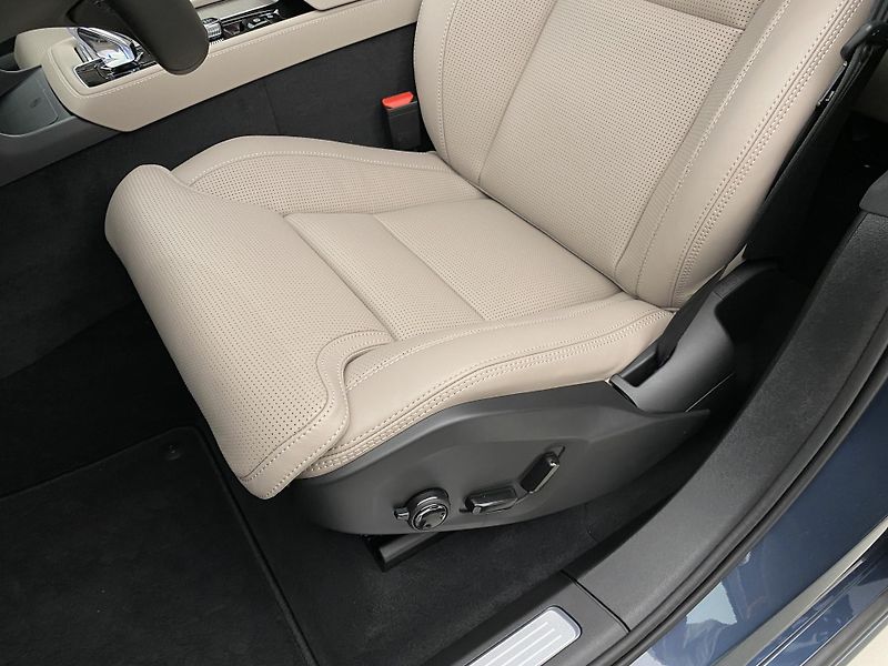 Volvo XC90 (2026) B5 AWD AUT DARK PLUS 7míst - fotka 30 z 70