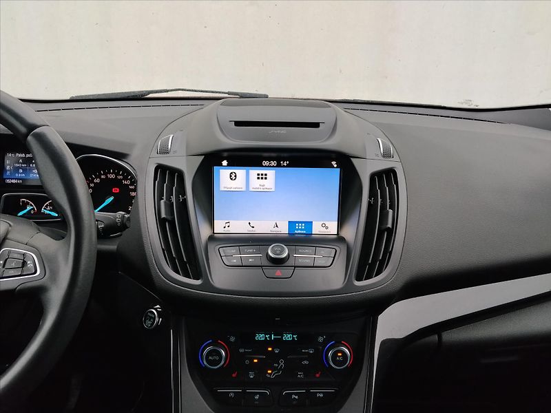 Ford Kuga 1,5   ECOBOOST 110Kw TITANIUM - fotka 13 z 29
