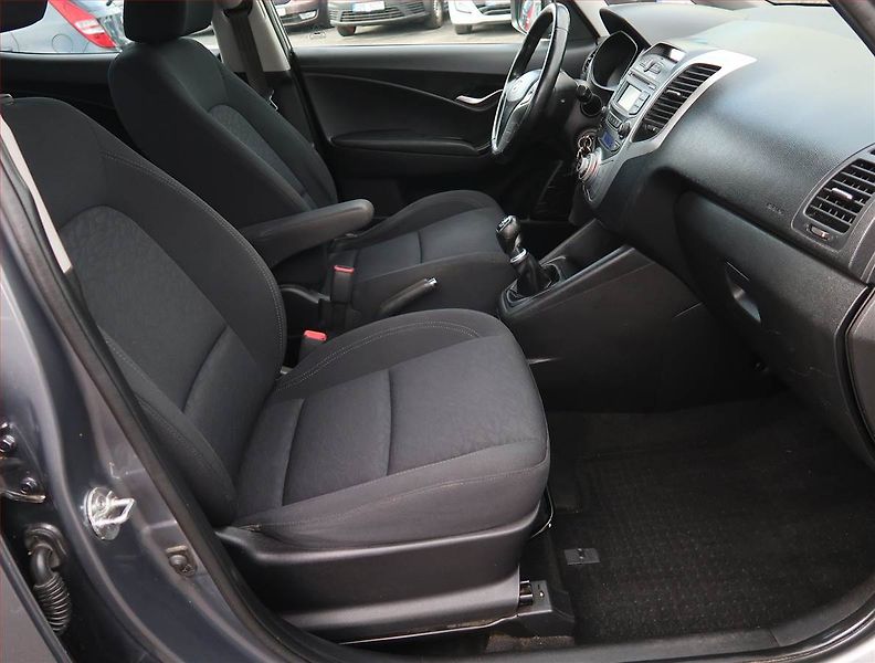 Hyundai ix20 (2011) 1.4 CVVT, Serv.kniha, nová STK - fotka 9 z 17