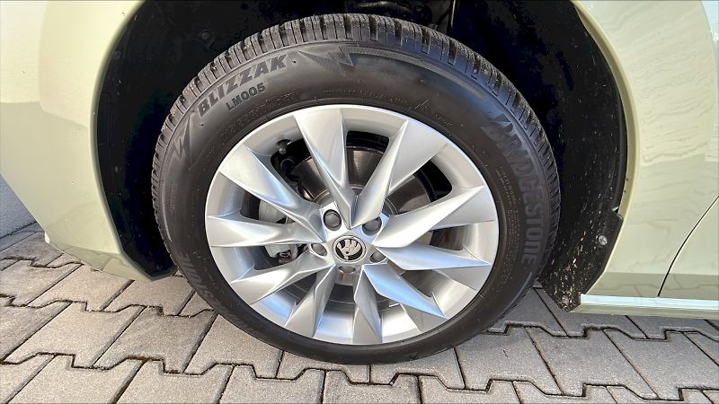 Škoda Superb (2025) COMBI SELEC TS 110/1.5 A7F - fotka 17 z 24