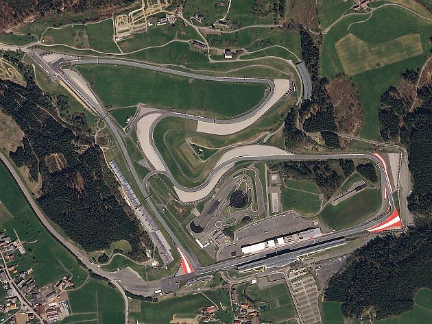 Red Bull Ring v rakouském Spielbergu., zdroj: Wikimedia Commons, SkySat Planet Labs, CC BY-SA 4.0