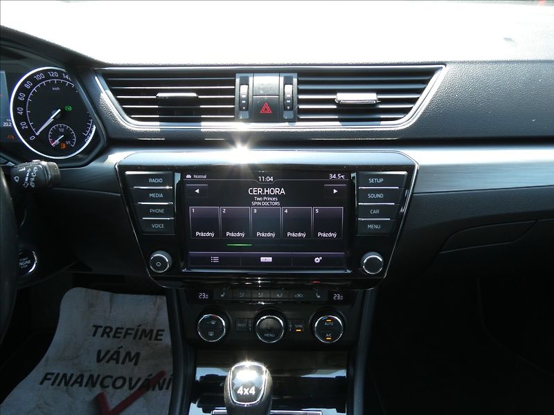 Škoda Superb 2,0 TDi 140kW DSG 4x4,STYLE,ČR - fotka 30 z 49