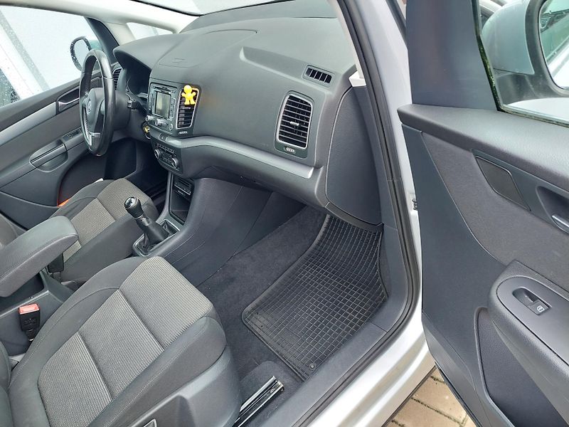 Volkswagen Sharan (2012) 2.0TDi 103kW 7míst - fotka 22 z 37
