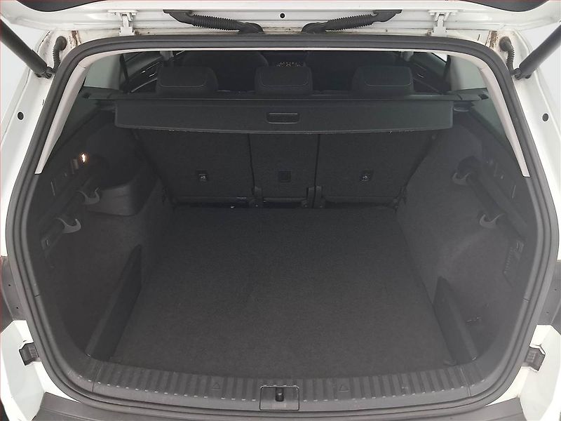 Citroën C3 (2024) Feel 1.2 PureTech, ČR,1.maj - fotka 13 z 20
