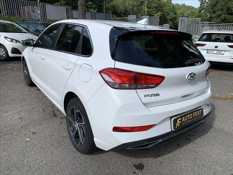 Hyundai i30 1,5 T-GDI AUTOMAT,ČR,1.MAJITEL - fotka 8 z 17