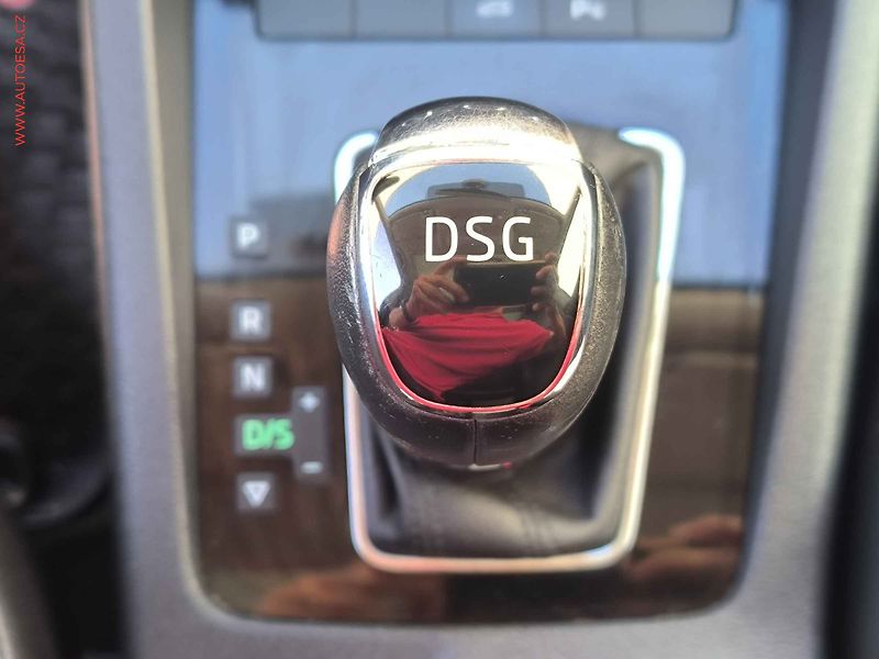 Škoda Octavia (2018) 1.6 TDi, Style, DSG, LED - fotka 17 z 26