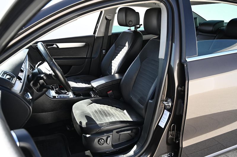 Volkswagen Passat 2.0TSI 155KW DSG Highline 7/14 - fotka 25 z 44