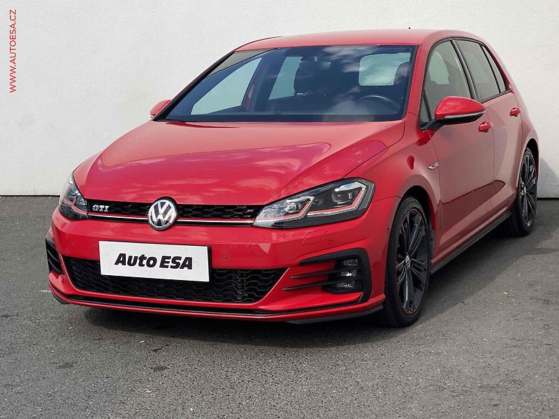 Volkswagen Golf (2018) 2.0 TSi, GTi, DSG, LED - fotka 3 z 20