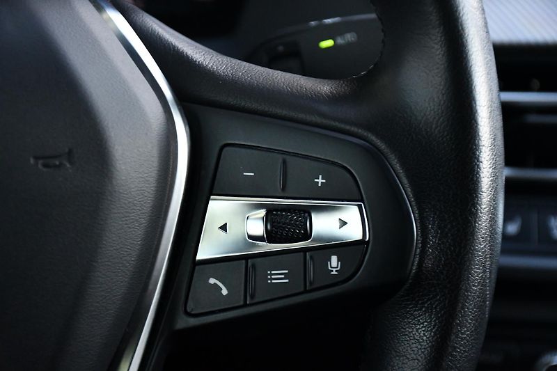 BMW Řada 2 218d TAŽNÉ HUD ČR 1M - fotka 24 z 41