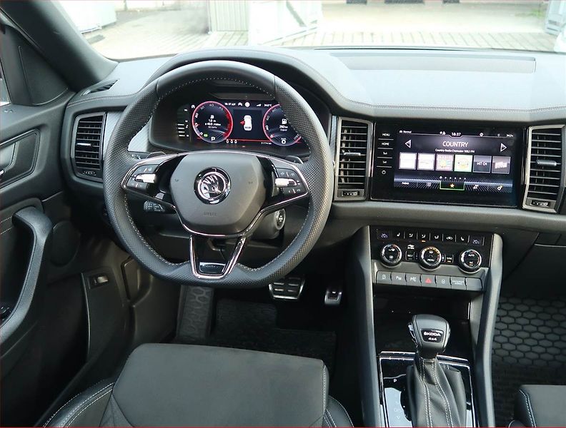 Škoda Kodiaq (2023) 2.0 TDI - fotka 7 z 17