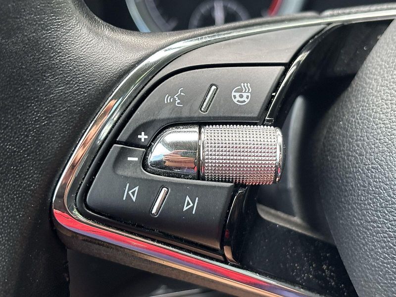 Škoda Karoq (2022) 1.5 TSI DSG Style - fotka 19 z 31