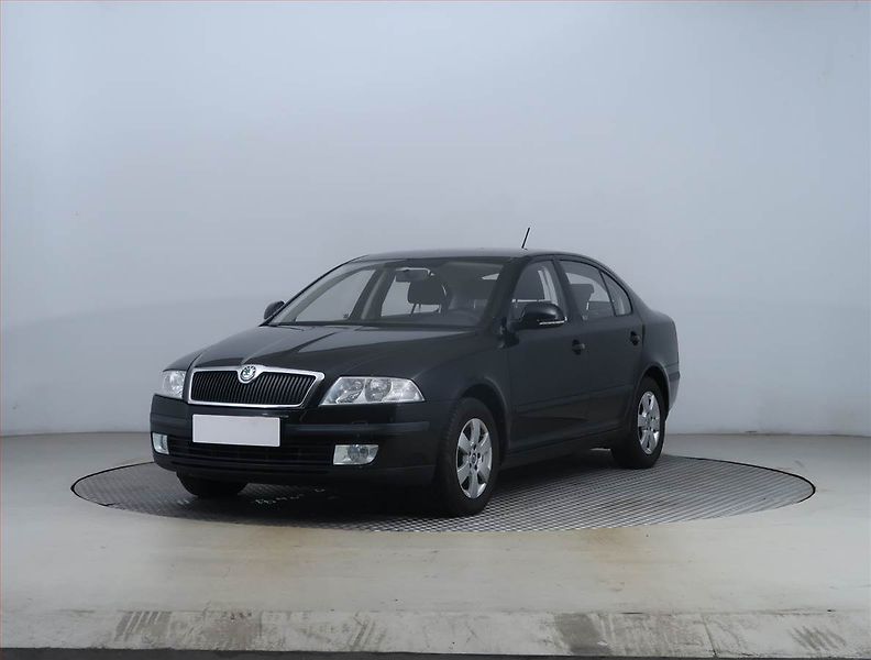 Škoda Octavia (2011) 1.6, Serv.kniha - fotka 2 z 14