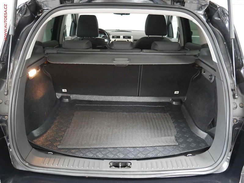 Ford Kuga (2010) 2.0TDCI 4X4, autoAC - fotka 7 z 16