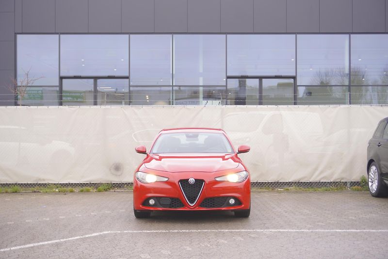 Alfa Romeo Giulia 2.2 JTD 132kW - fotka 2 z 25