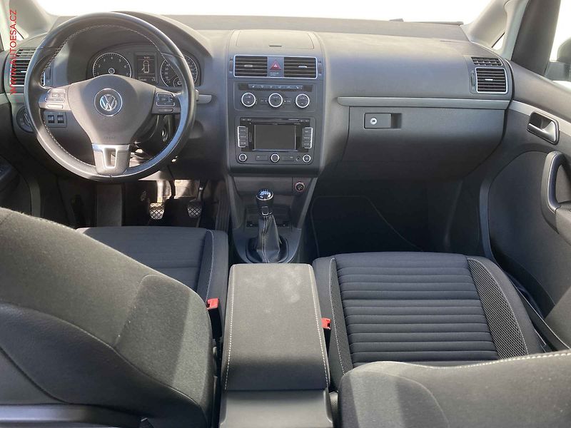 Volkswagen Touran (2014) 1.2 TSi, CUP, navi - fotka 8 z 19