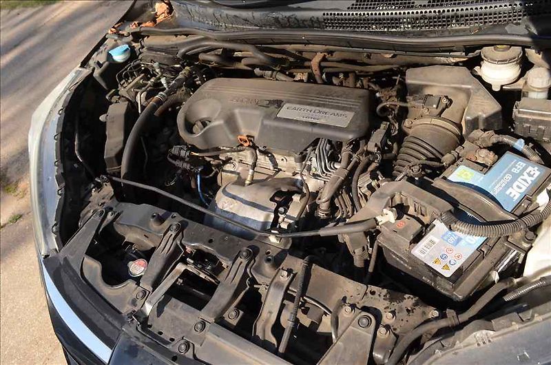 Honda CR-V (2015) 1,6 D - fotka 16 z 26