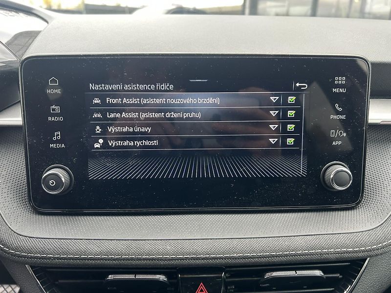 Škoda Fabia 1.0TSi 70kW Top Selection - fotka 20 z 25