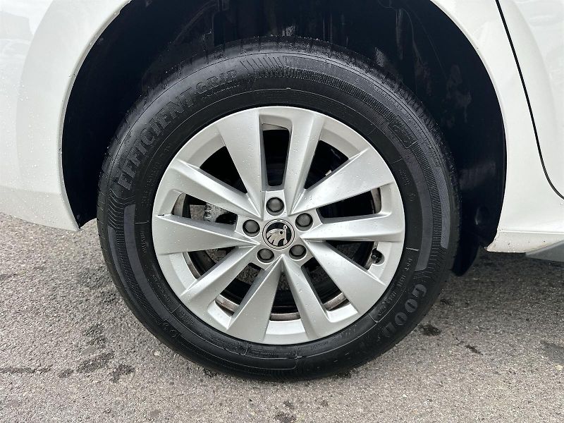 Škoda Kamiq (2024) 1.0 TSI Top Selection - fotka 27 z 31