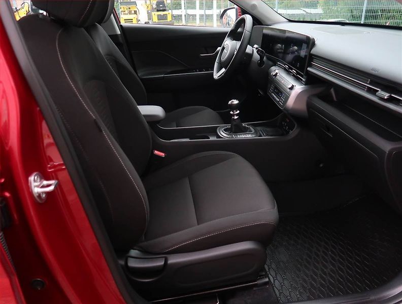 Hyundai Kona (2024) Smart 1.0 T-GDI - fotka 9 z 21