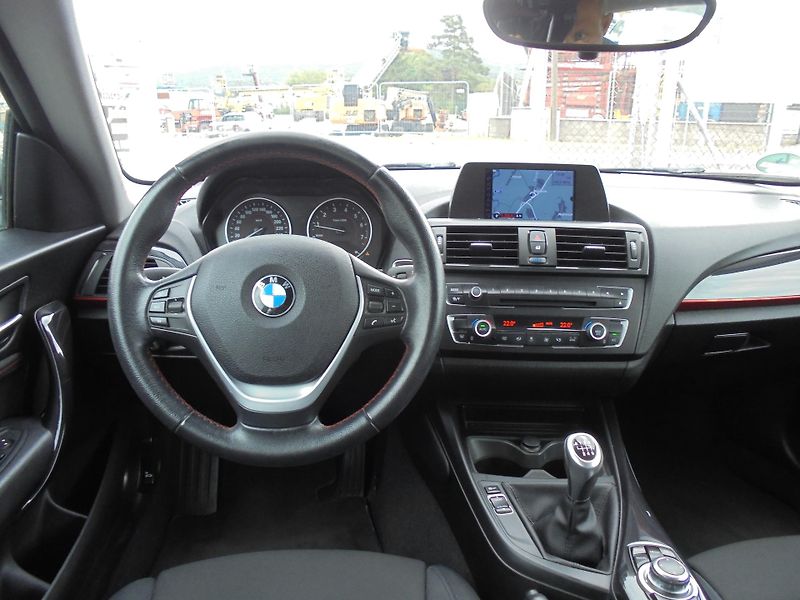 BMW Řada 1 (2014) 116i- NAVIGACE- DIGI A/C- ALU - fotka 10 z 13