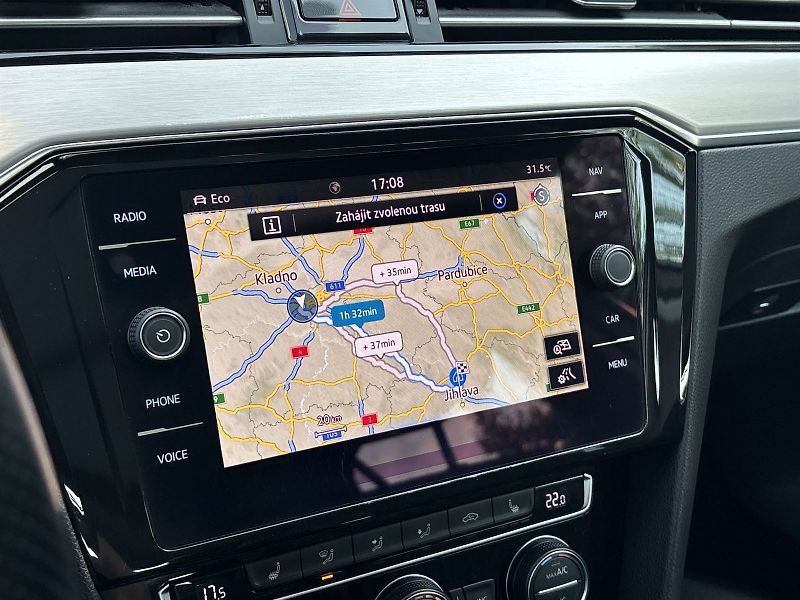 Volkswagen Passat (2020) Variant 2.0 TDI 4Motion DSG Al - fotka 12 z 27
