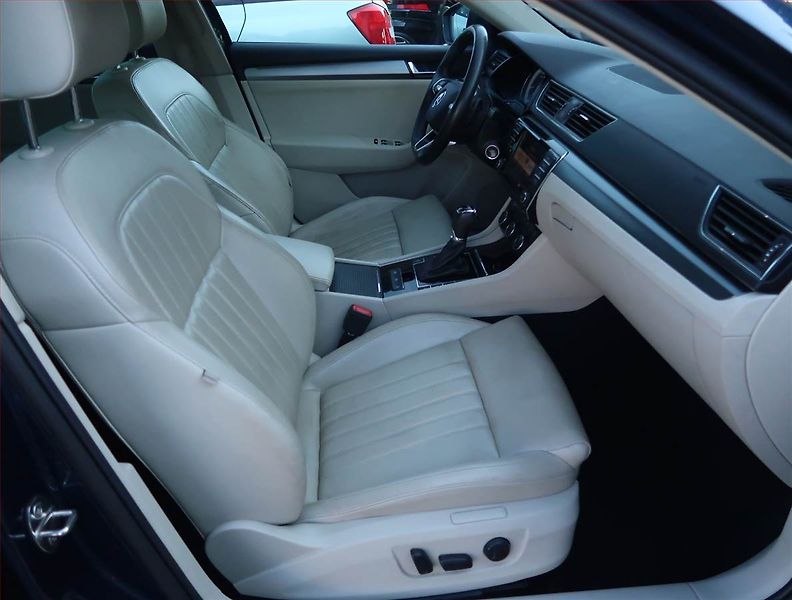 Škoda Superb (2016) Elegance 2.0 TSI, Automat - fotka 9 z 22