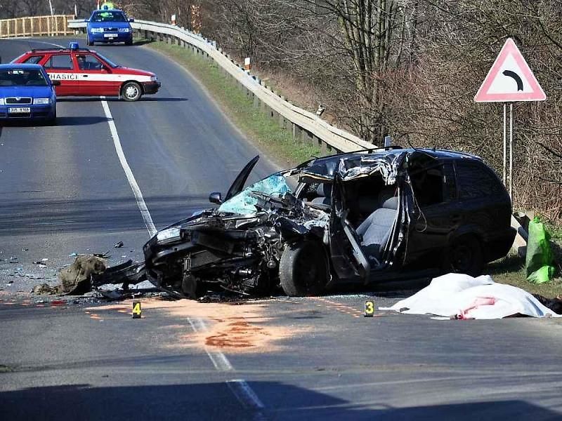 Červené tlačítko SOS v Citroënu DS5.