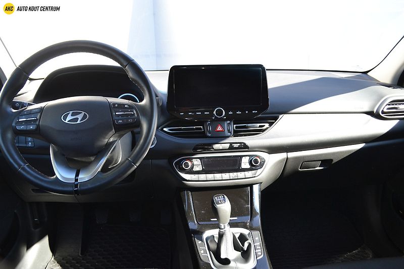 Hyundai i30 WG  1,5DPi MT Style FL - fotka 16 z 52