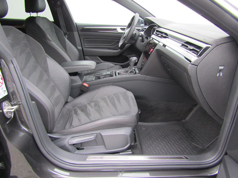 Volkswagen Arteon Shooting Brake R-Line 2,0 TDI DSG 4MOTION - fotka 20 z 30
