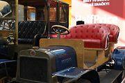 Desítkami historických aut značky Škoda se lze od čtvrtka kochat v obchodním centru Olympia v Brně. K vidění je třiadvacet aut, pět motocyklů a jízdní kolo