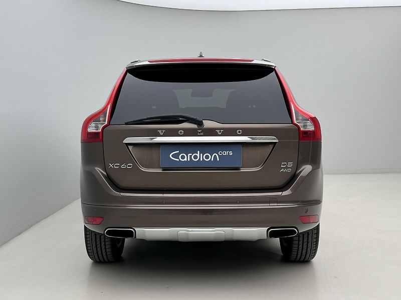 Volvo XC60 D5 AWD SUMMUM AUT CZ - fotka 11 z 38