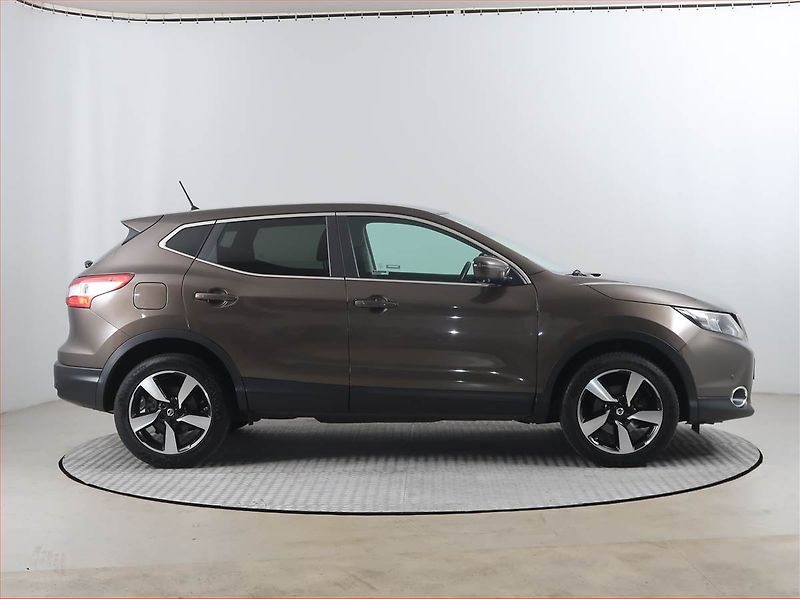 Nissan Qashqai (2016) 1.2 DIG-T, Serv.kniha, Navi - fotka 6 z 15