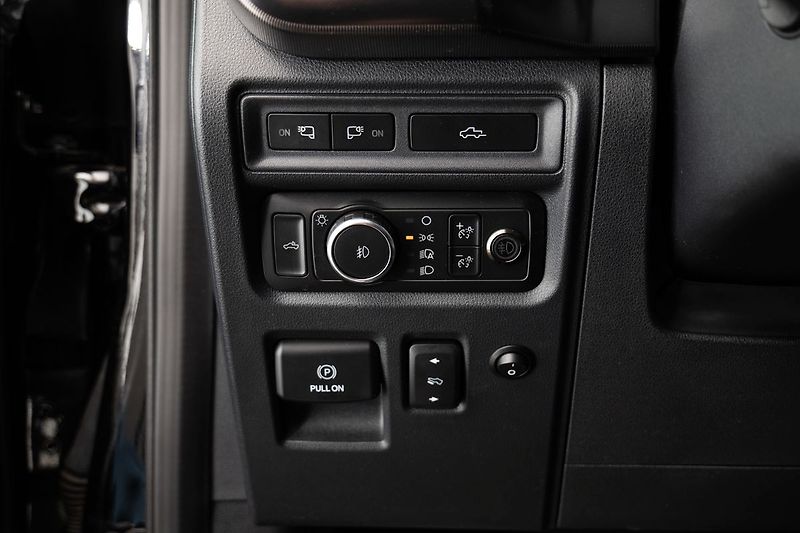 Ford F-150 Platinum - fotka 21 z 28
