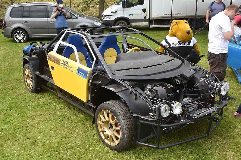Unikátní modely na srazu vozů Škoda v Běšinech