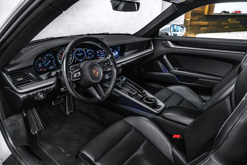 Porsche 911 Carrera 4 Sport Chrono PDLS - fotka 11 z 23