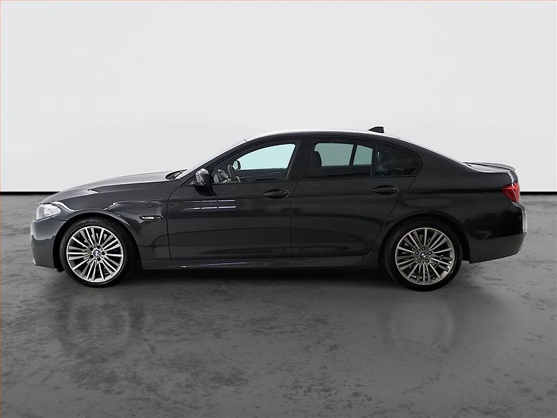 BMW Řada 5 (2011) M Paket 530d xDrive, 4X4 - fotka 3 z 24
