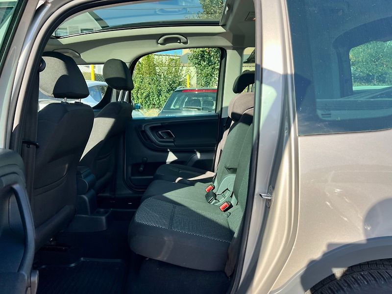 Škoda Roomster (2010) 1.2 TSI 77 kW Scout DSG - fotka 13 z 20
