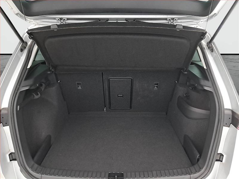 Škoda Karoq (2023) Ambition 1.5 TSI - fotka 13 z 21