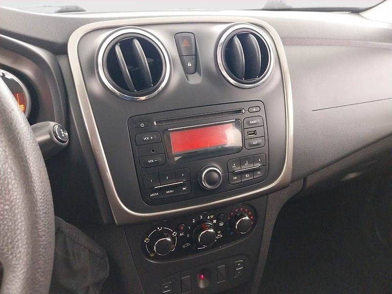Dacia Sandero (2013) 1.2 16V, Serv.kniha - fotka 12 z 16
