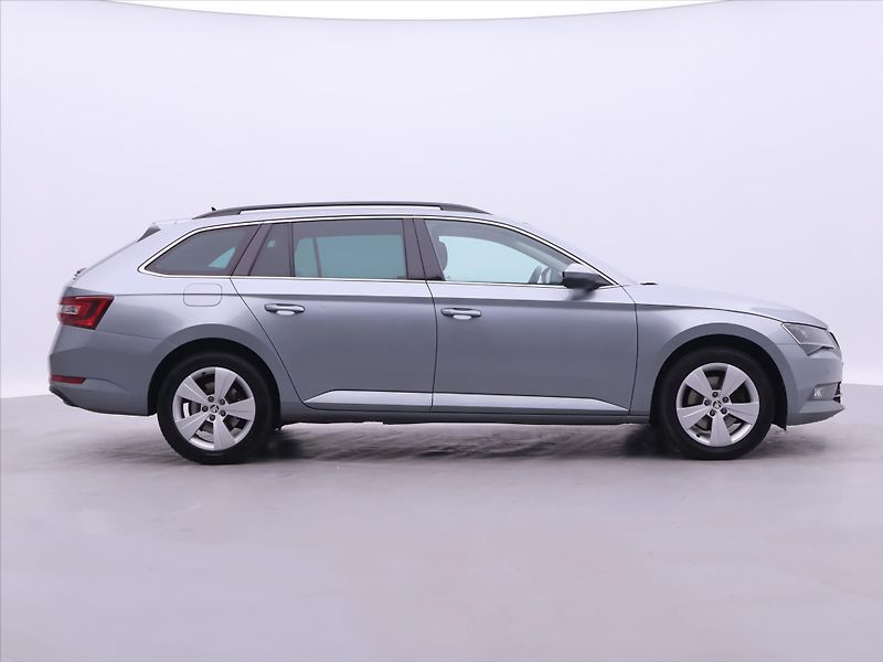 Škoda Superb 2,0 TDI 140kW DSG 4x4 CZ DPH - fotka 8 z 32