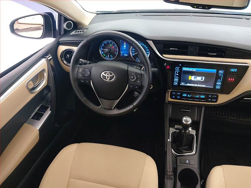 Toyota Corolla (2017) 1.6 Valvematic, ČR,1.maj - fotka 7 z 16