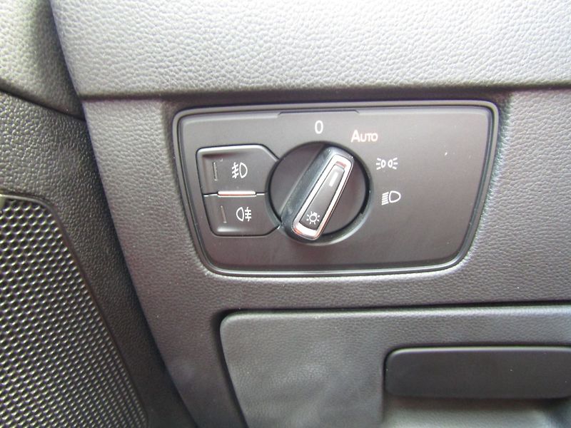 Volkswagen Passat Variant (2020) 2.0 TDI 110kW DSG  ACC - fotka 34 z 45