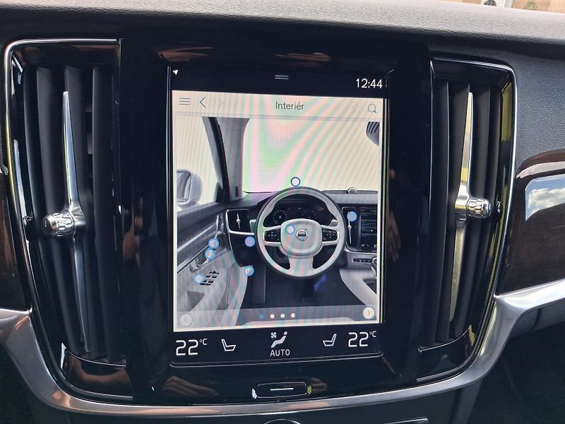 Volvo V90 (2017) 2,0 D5 173kw SERVISKA TOP STAV - fotka 36 z 51